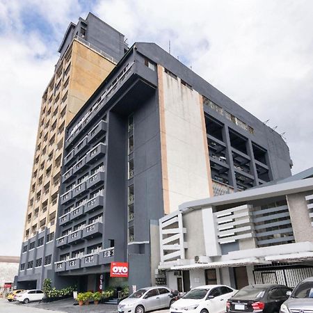 Oyo 115 Northridge Mansions Hotel Quezon City Buitenkant foto