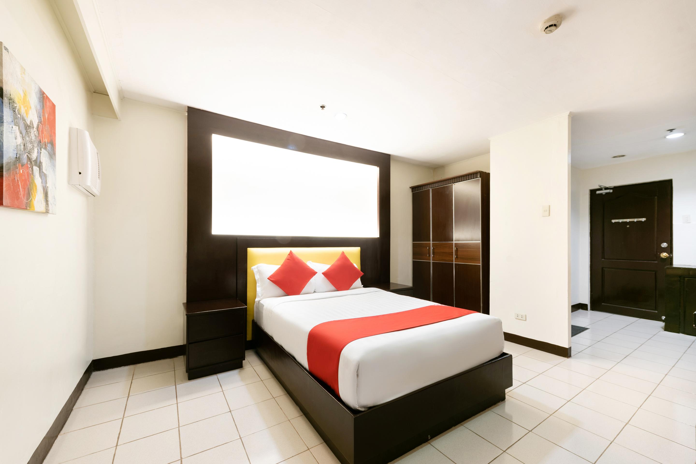 Oyo 115 Northridge Mansions Hotel Quezon City Buitenkant foto