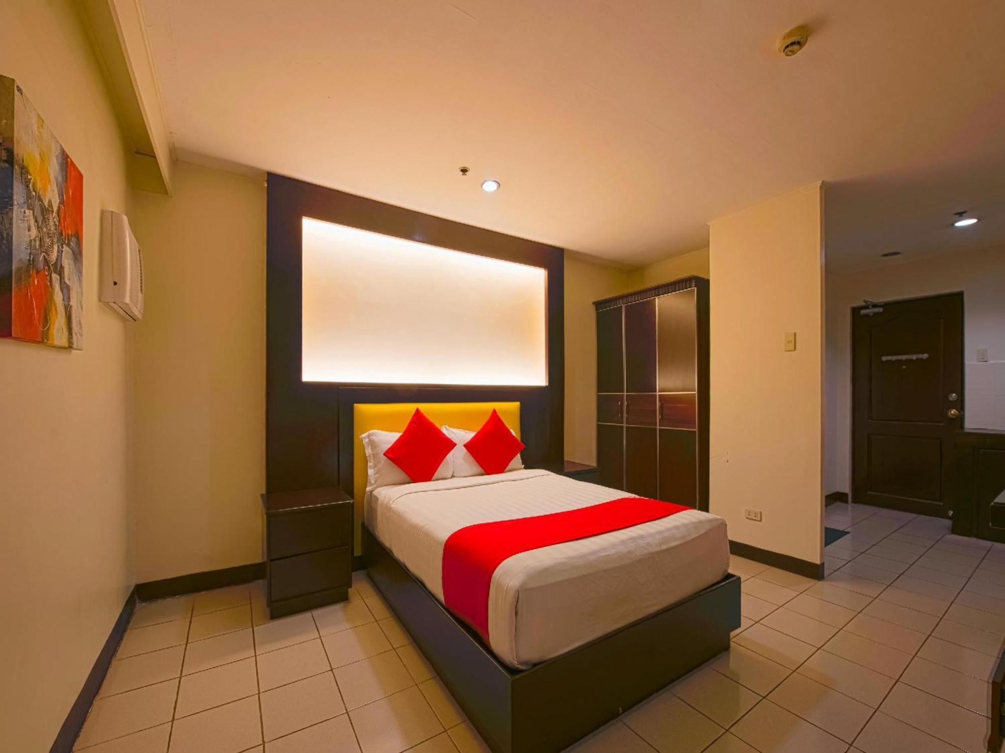 Oyo 115 Northridge Mansions Hotel Quezon City Buitenkant foto
