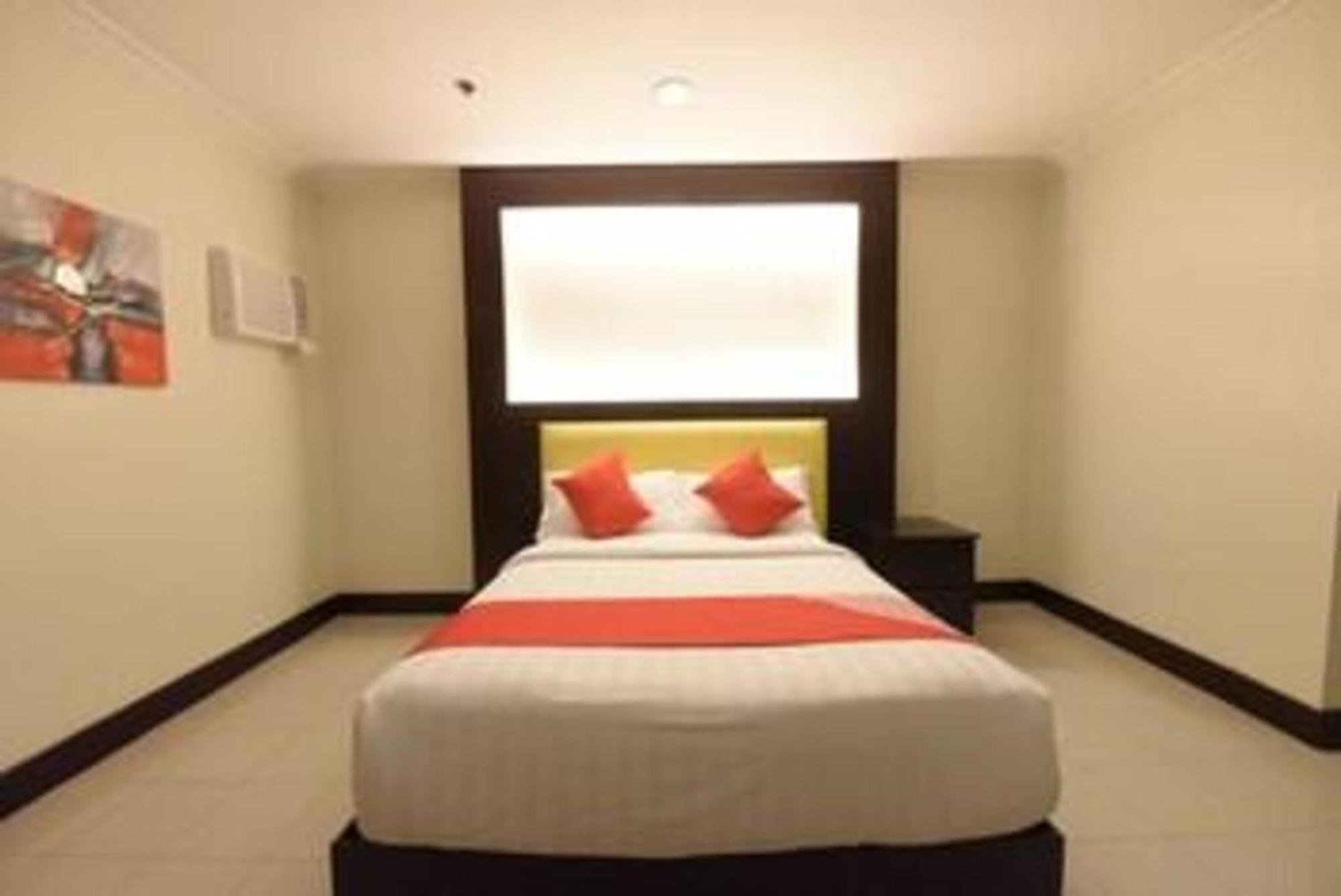 Oyo 115 Northridge Mansions Hotel Quezon City Buitenkant foto