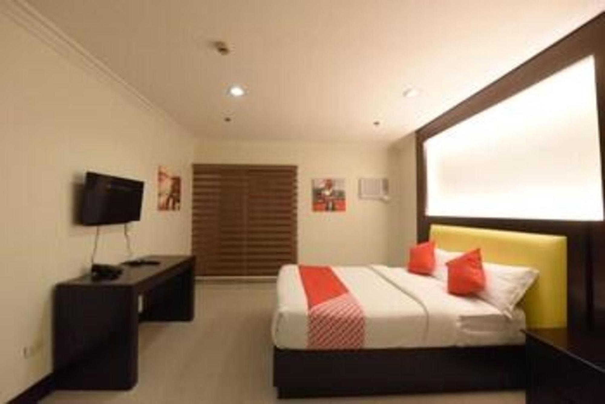 Oyo 115 Northridge Mansions Hotel Quezon City Buitenkant foto