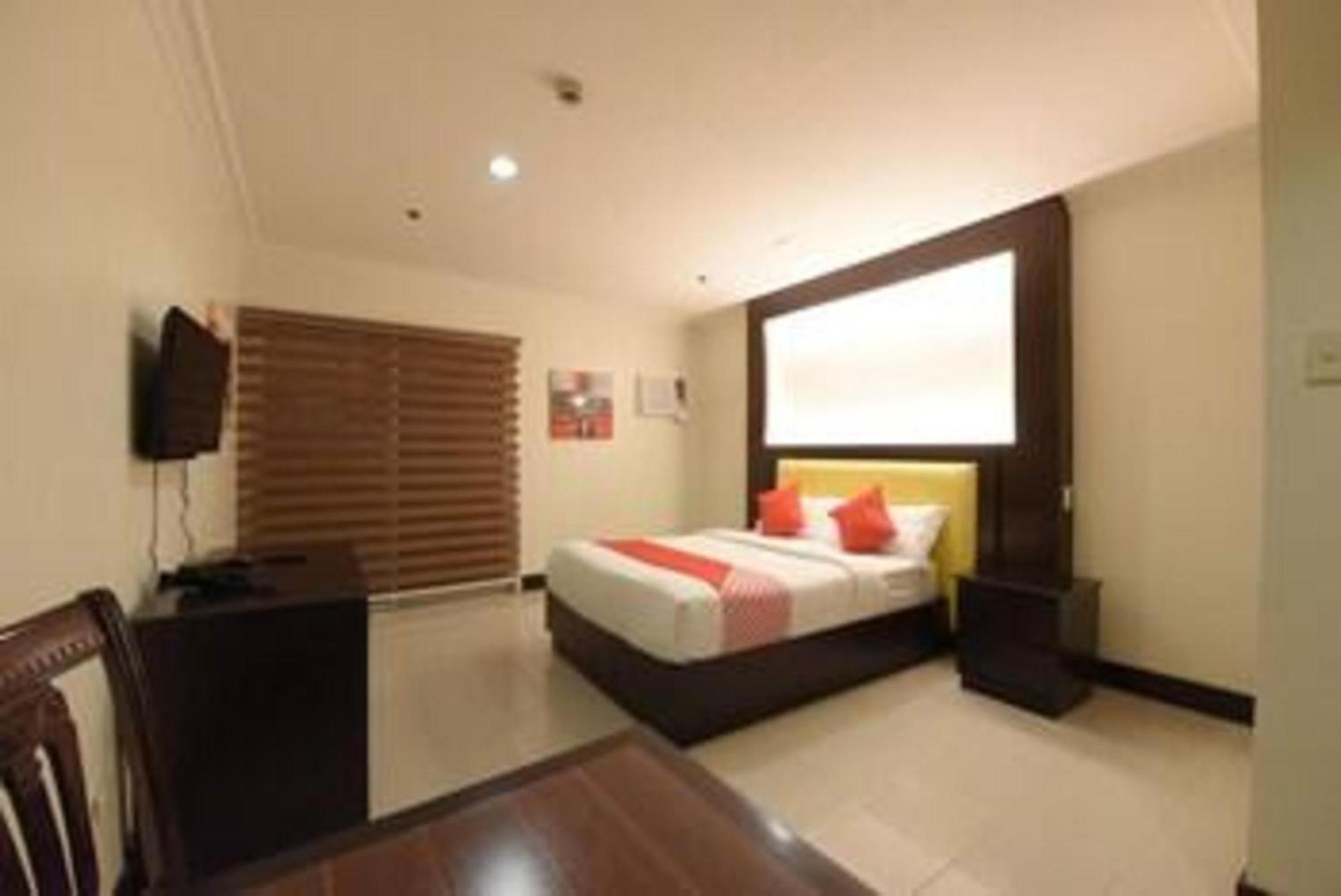 Oyo 115 Northridge Mansions Hotel Quezon City Buitenkant foto