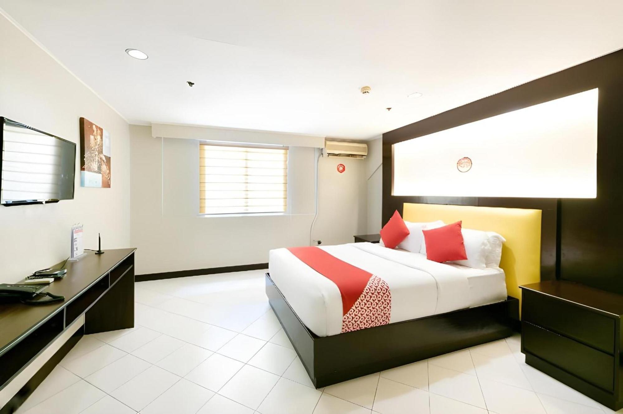 Oyo 115 Northridge Mansions Hotel Quezon City Buitenkant foto