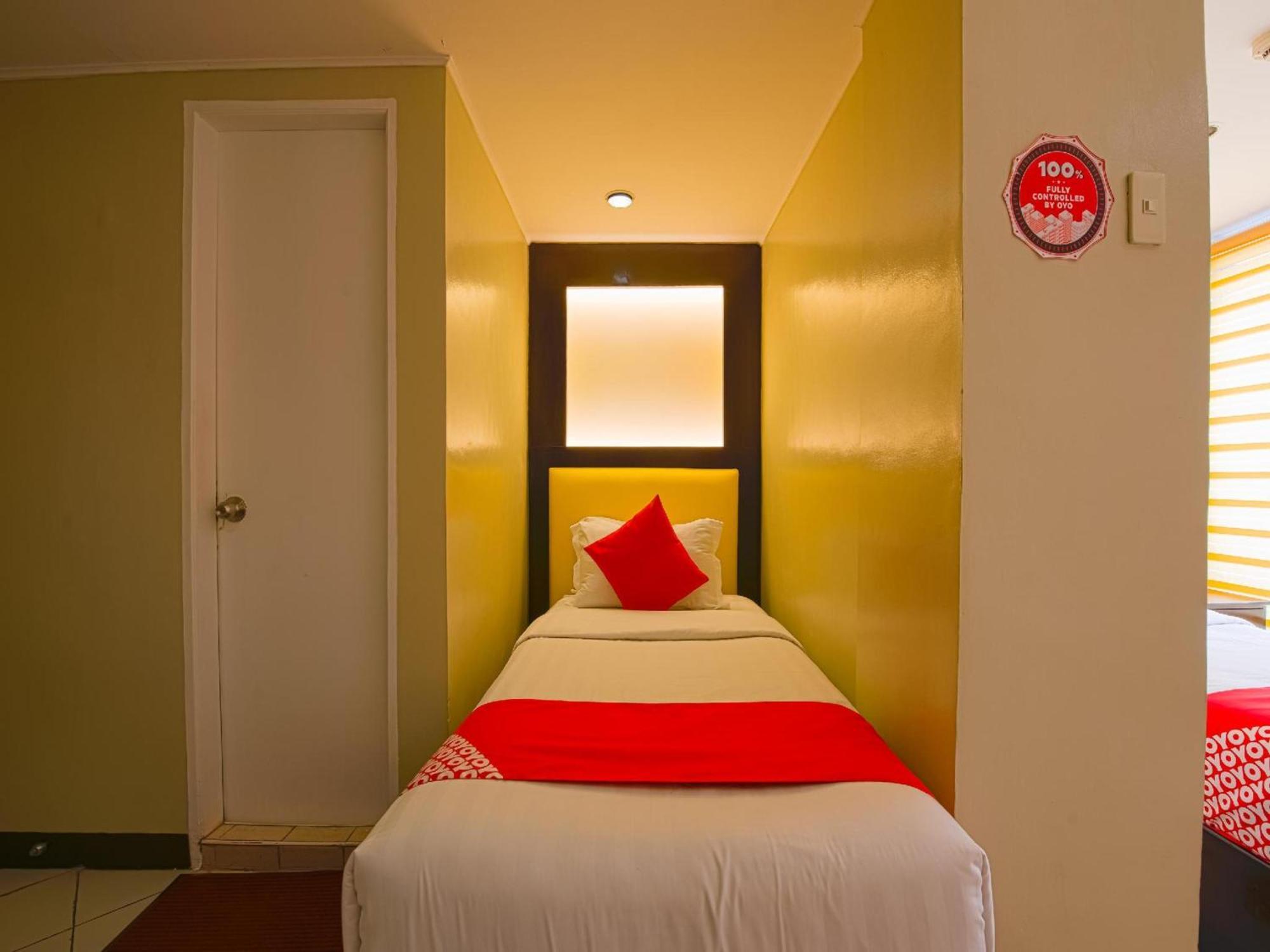 Oyo 115 Northridge Mansions Hotel Quezon City Buitenkant foto