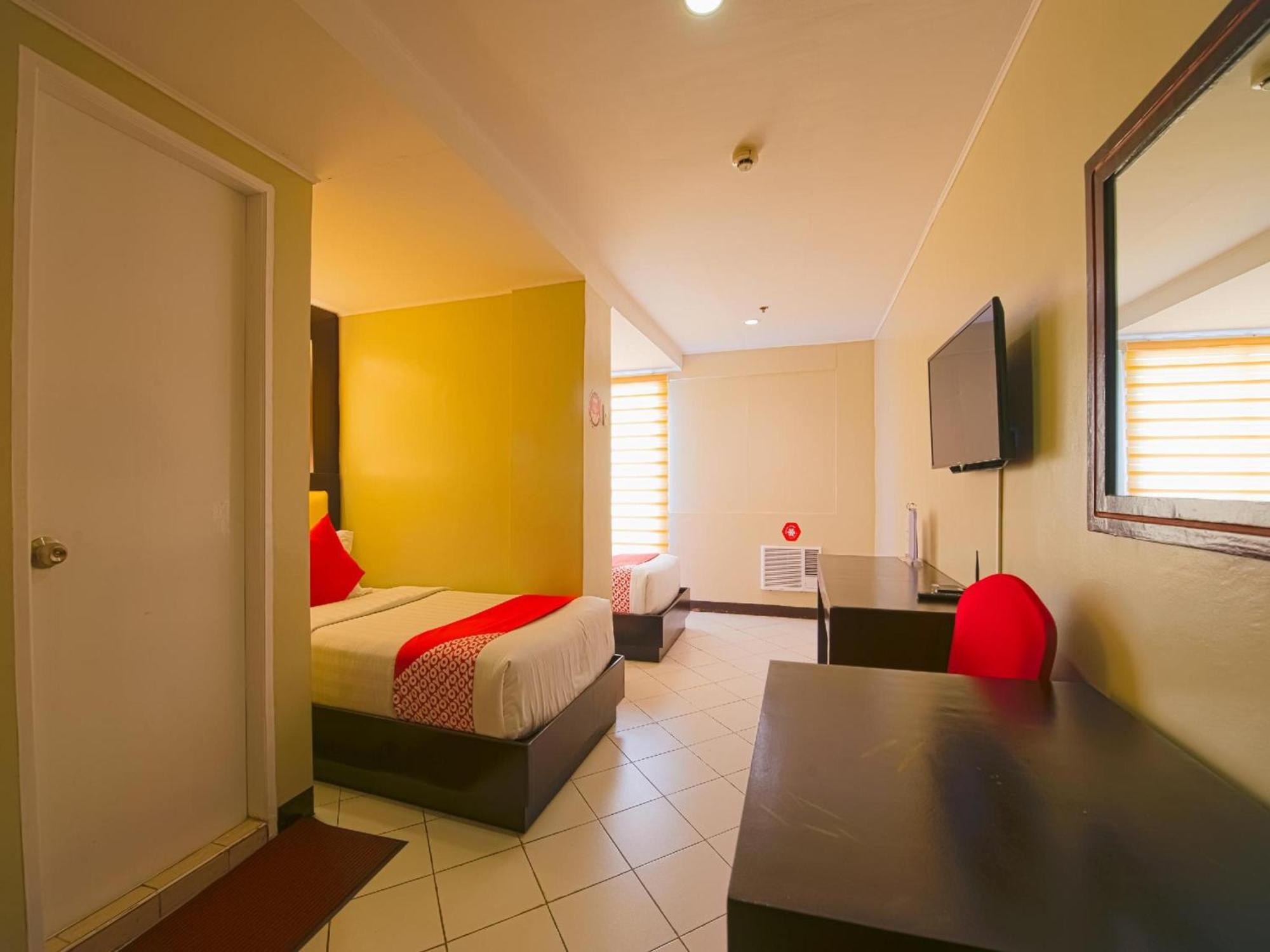 Oyo 115 Northridge Mansions Hotel Quezon City Buitenkant foto