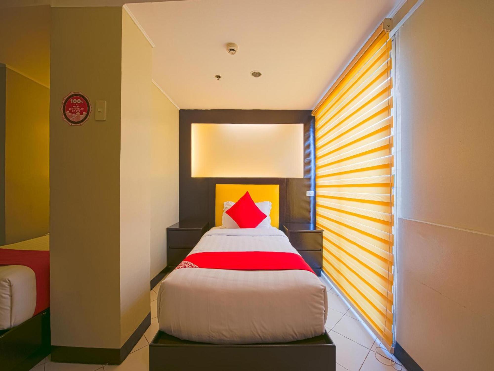 Oyo 115 Northridge Mansions Hotel Quezon City Buitenkant foto