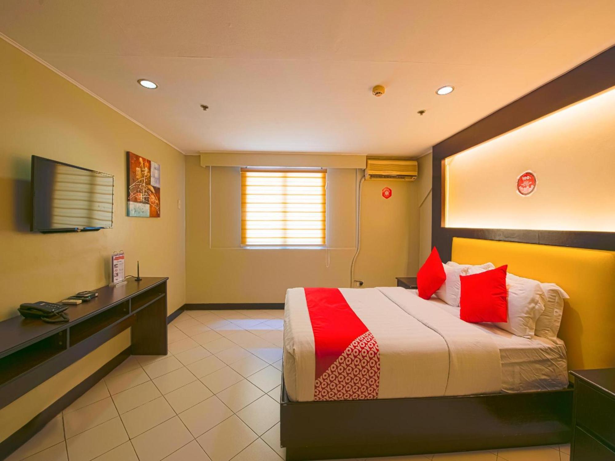 Oyo 115 Northridge Mansions Hotel Quezon City Buitenkant foto