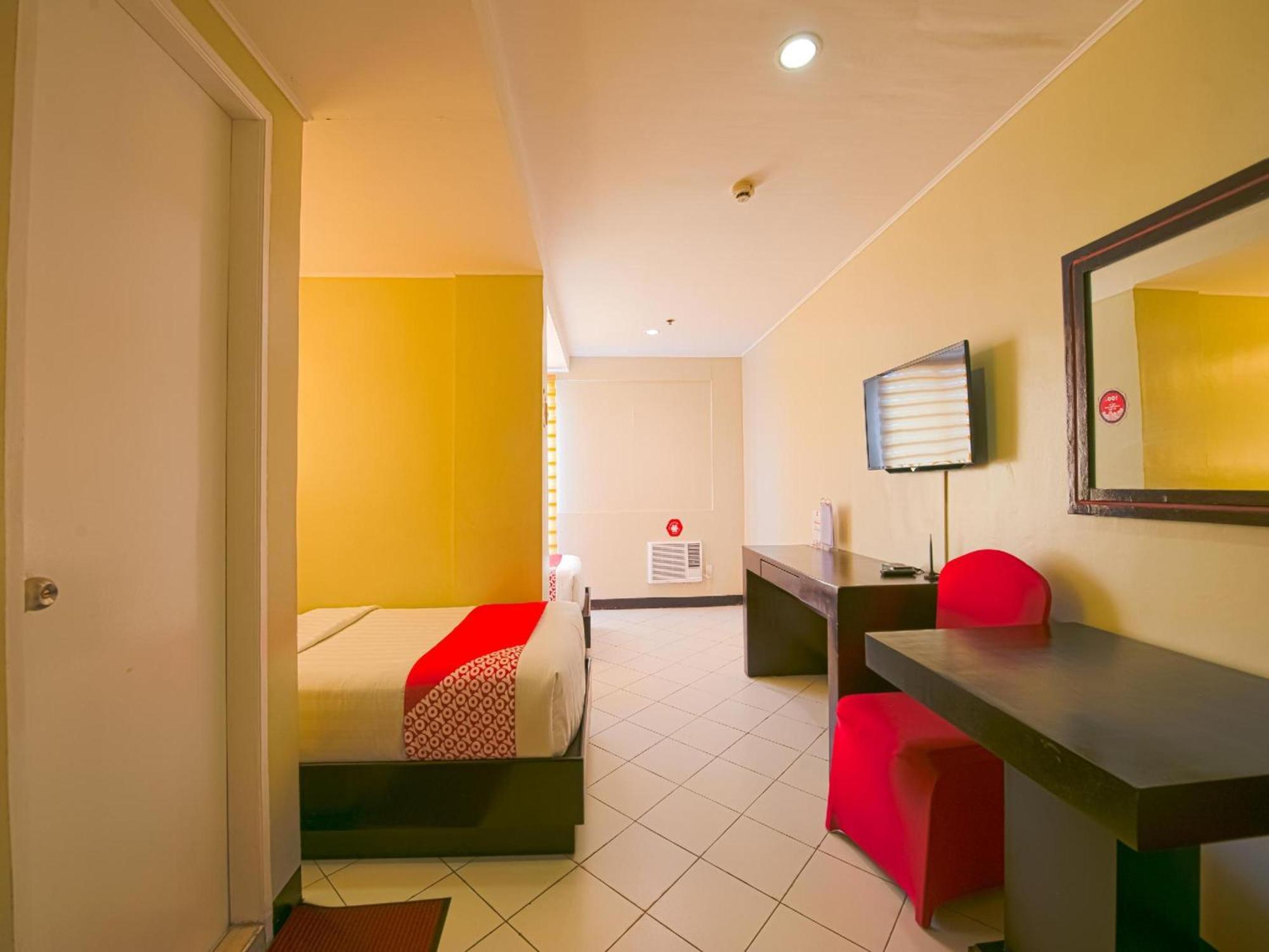 Oyo 115 Northridge Mansions Hotel Quezon City Buitenkant foto