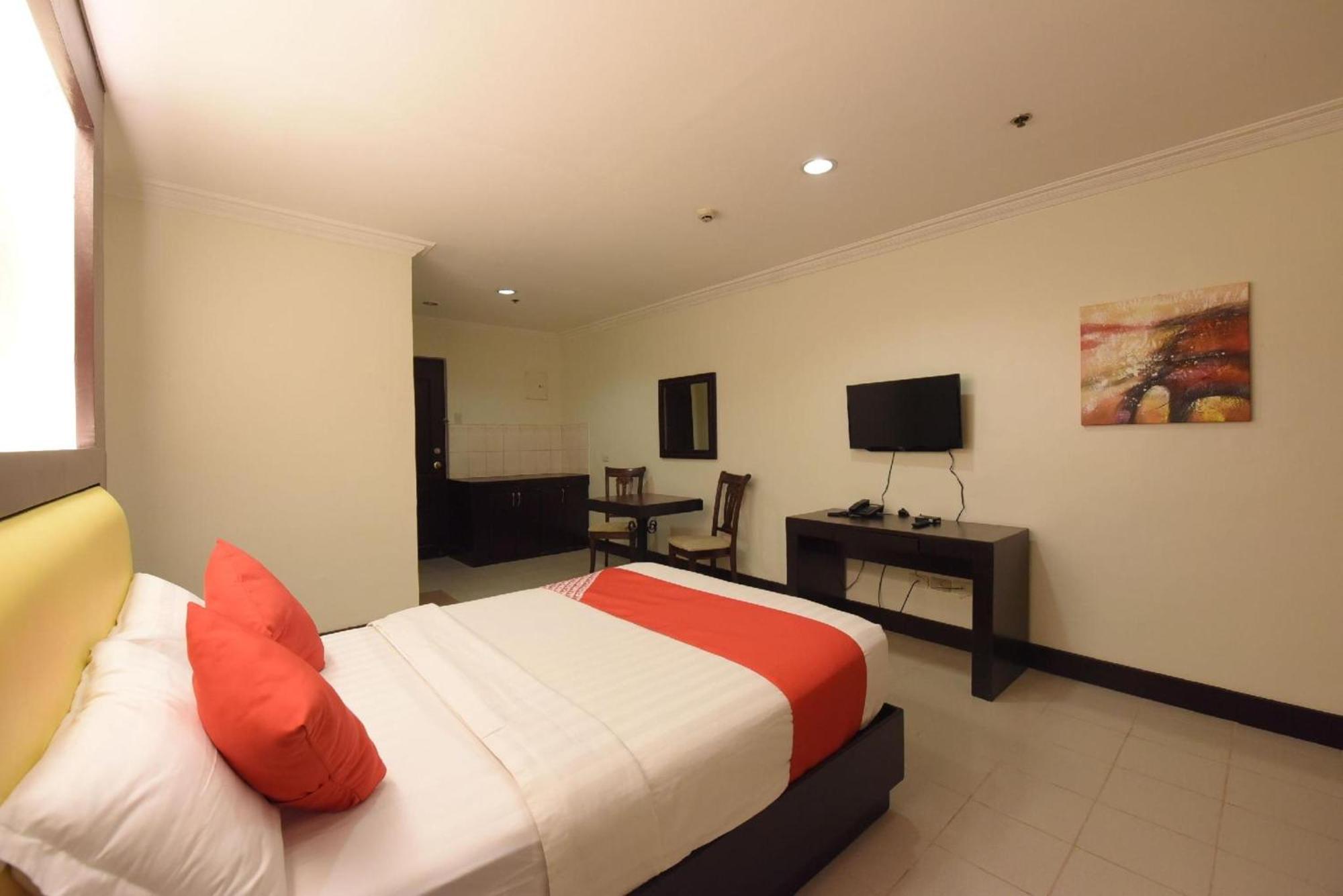 Oyo 115 Northridge Mansions Hotel Quezon City Buitenkant foto